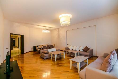 Apartamento Teatr Rashida Beibytova 2