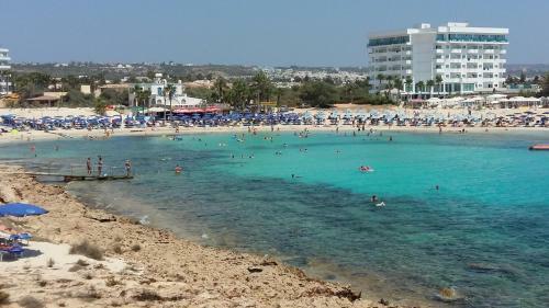 Apartamento Christopher's Sandy Beach Suites