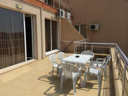 Golden Sea View Apartments