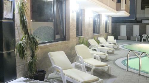Golden Sea View Apartments
