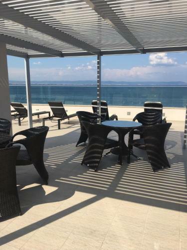 Golden Sea View Apartments