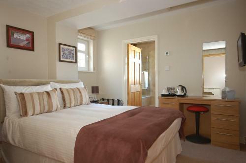 Hostal Riverside Cottage Guesthouse