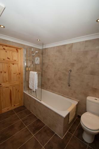 Hostal Riverside Cottage Guesthouse