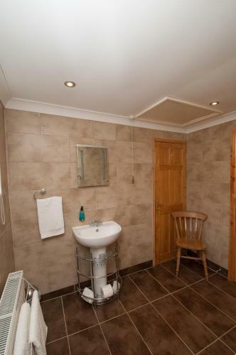 Hostal Riverside Cottage Guesthouse
