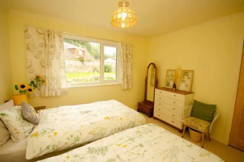 Home Comforts In Peaceful 2 Acres