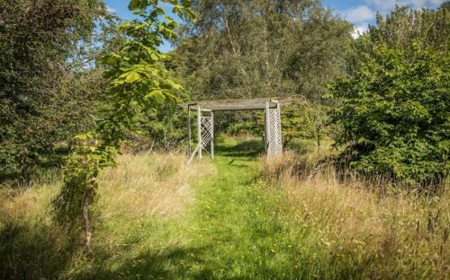 Home Comforts In Peaceful 2 Acres
