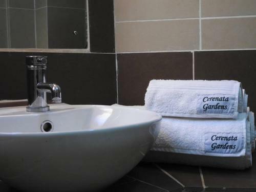 Hotel Cerenata Gardens Suites