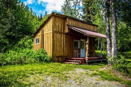 Lodge Midnight Sun Log Cabins
