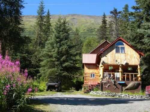Lodge Midnight Sun Log Cabins