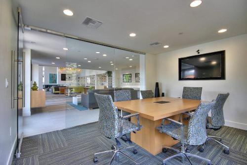 Urban Flat Apartments @ North San Jose