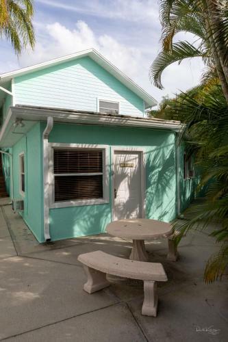 Hostal Village House Siesta Key