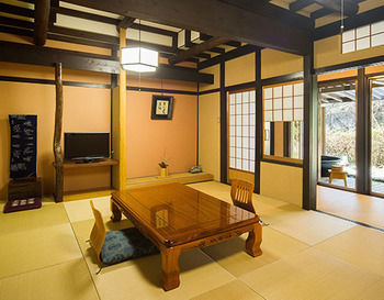 Momijiya Bekkan Kawanoiori