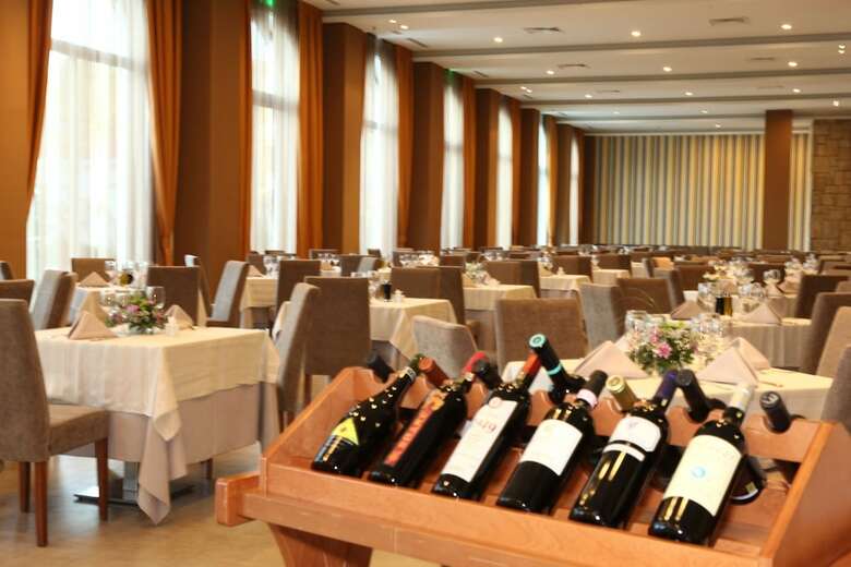 Iaki Hotel