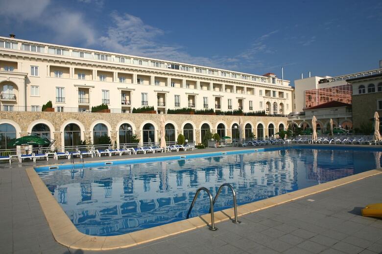 Iaki Hotel