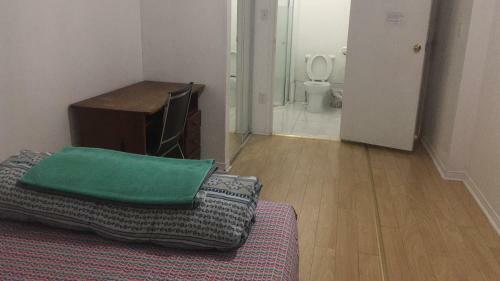 Hostal Toronto Wonderland Travelers Home