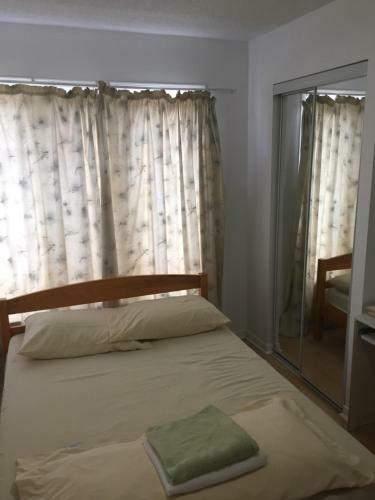 Hostal Toronto Wonderland Travelers Home