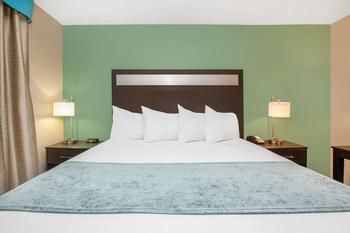 Hotel Baymont Inn & Suites Midland Center