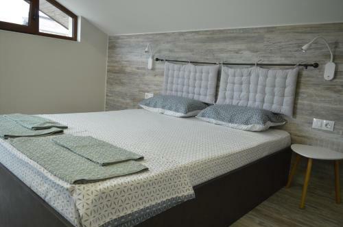 Two-bedroom Apartment With Garden