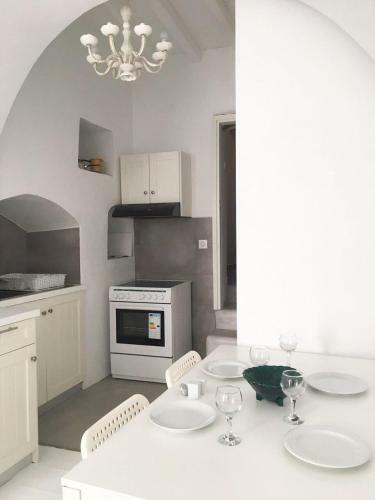 Thomas Traditional Apartments