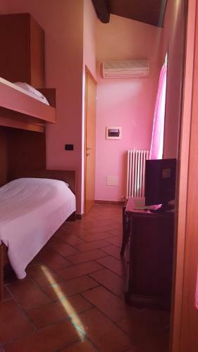 Hostal Night & Day