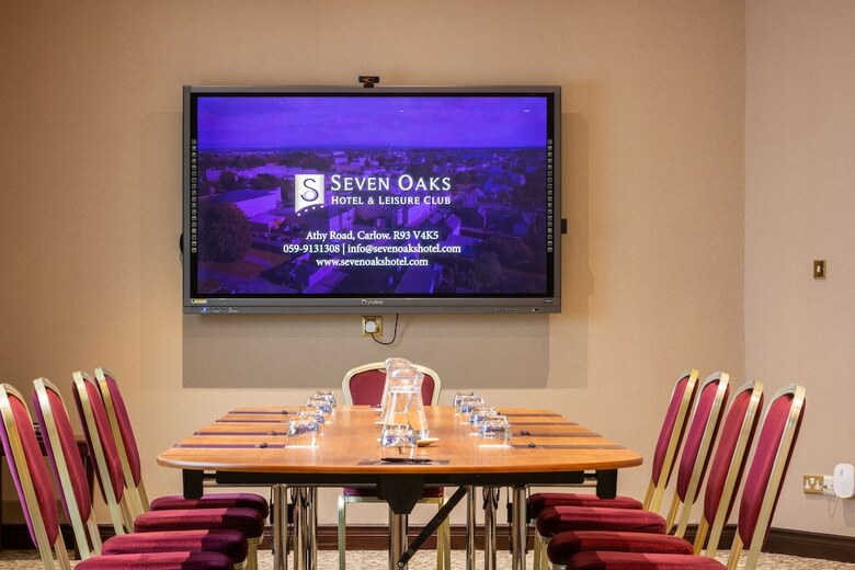 Seven Oaks Hotel