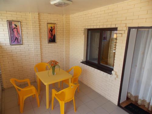Hostal Akunamatata