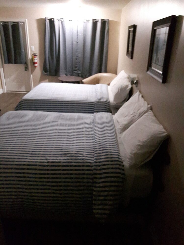 Fair Isle Motel