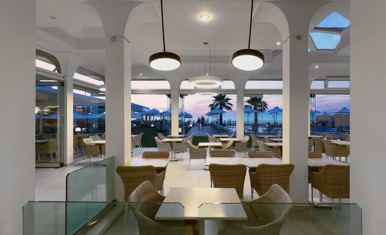 Hotel Acharavi Beach