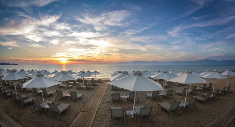 Hotel Acharavi Beach