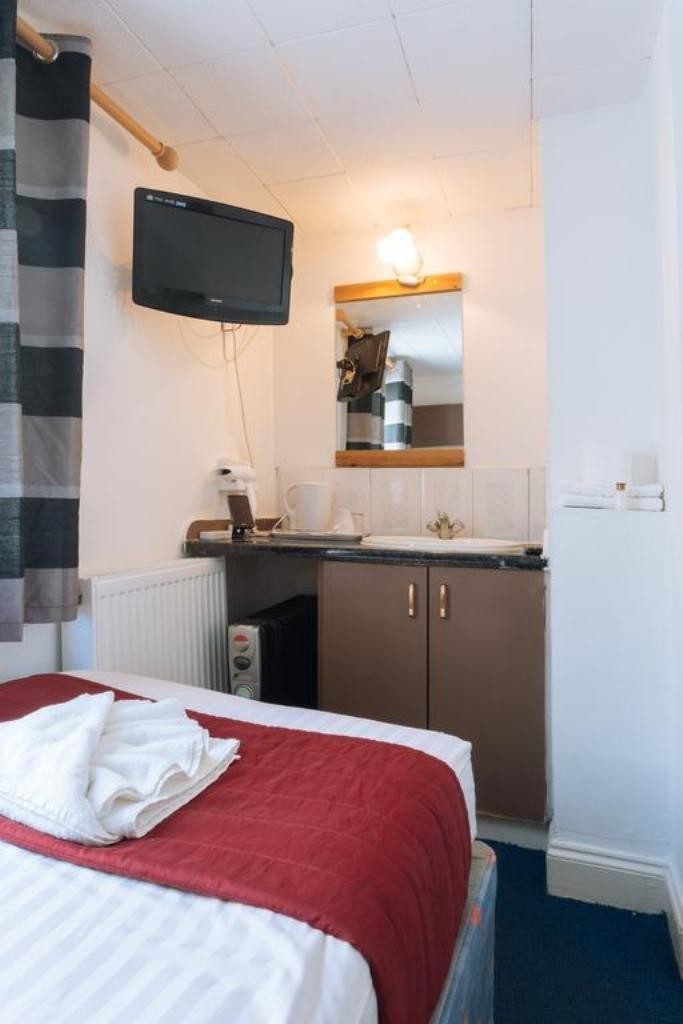 Whiteleaf Hotel