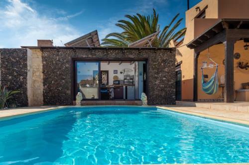 Villa Maravilla Con Piscina Climatizada