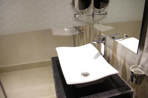 Hotel Larica Inn Rajarhat
