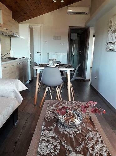 Koala Apartments Irida