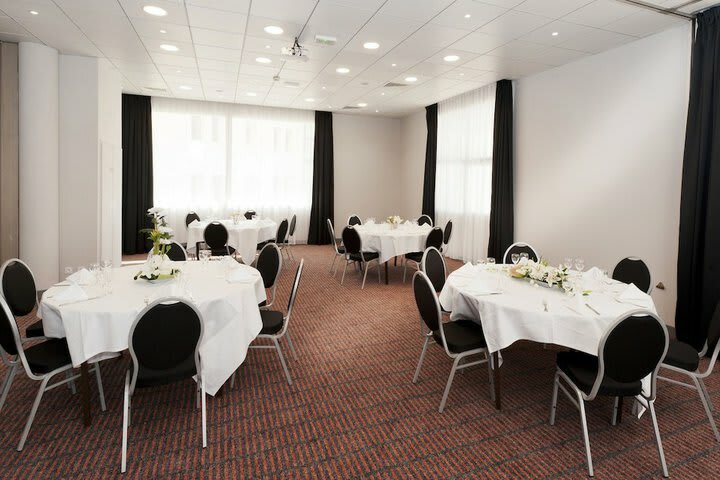 Hotel Holiday Inn Garden Court