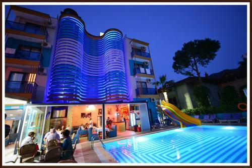 Yade Hotel