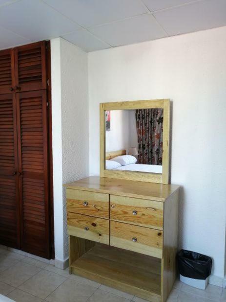 Hotel California Panama