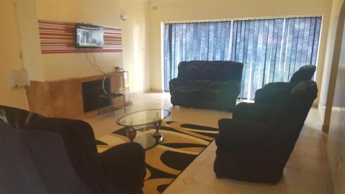 Hostal The Crown Inn Guest House