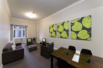 Hotel Quest Mansions