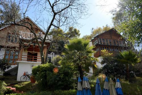 Hostal Caba�as El Chalet