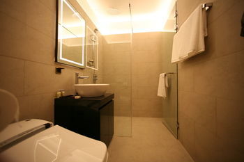 Bonum 1957 Hanok Stay And Hotel