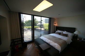 Bonum 1957 Hanok Stay And Hotel