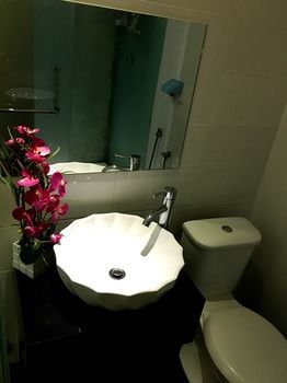 Apple 1 Hotel Queensbay