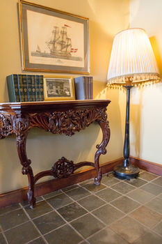 Dutch Manor Antique Hotel