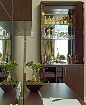 Dock House Boutique Hotel