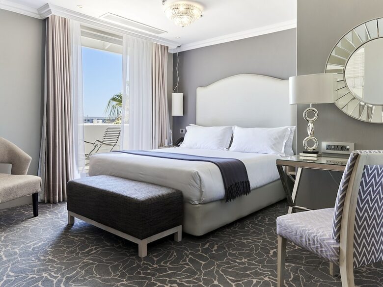 Queen Victoria Hotel