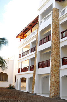 Prideinn Paradise Beach Hotel