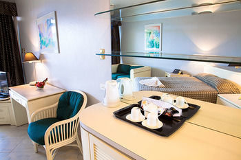Bird Of Paradise Hotel & Apartments