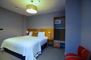 King And Queen Hotel Suites