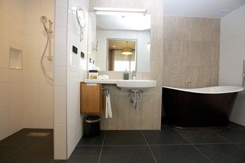 King And Queen Hotel Suites