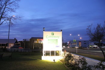 Gateway International Motel